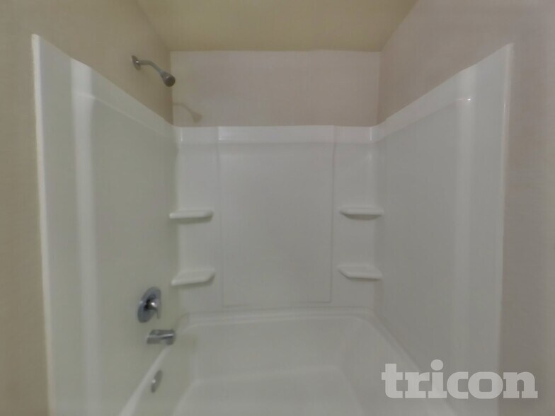 Building Photo - 676 Yearwood Ln