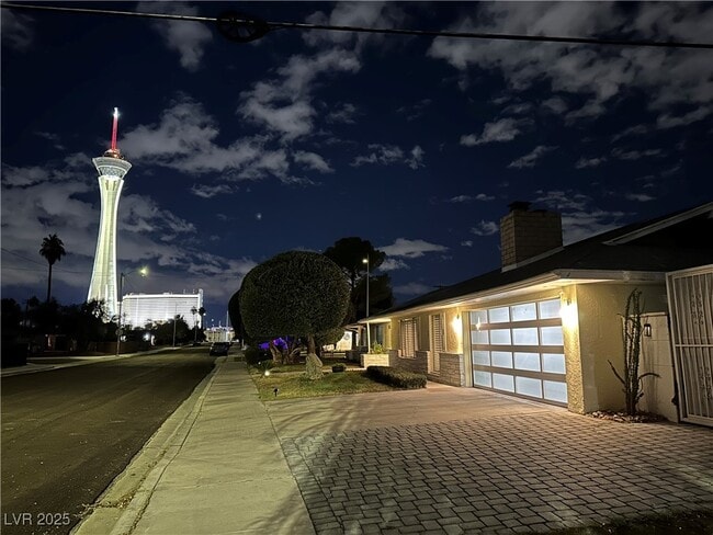 Building Photo - 1819 S Beverly Way