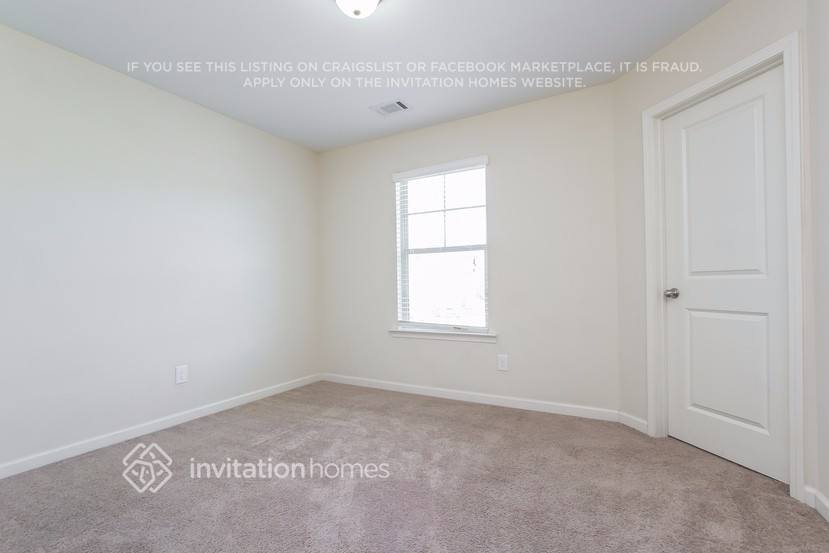 Building Photo - 1562 Ewing Farm Dr