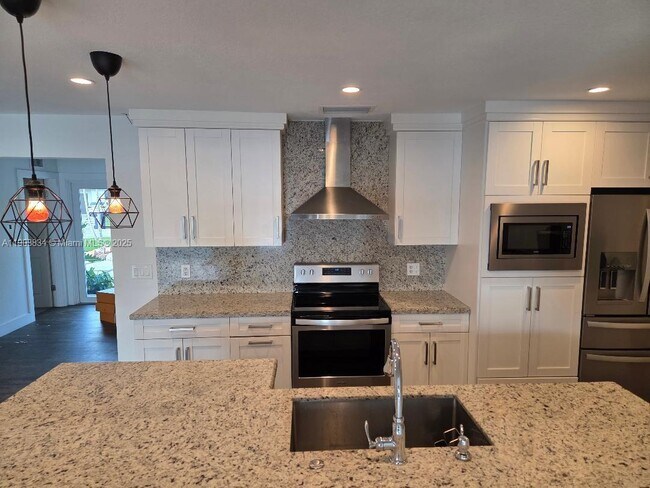 Building Photo - 8220 SW 48th St