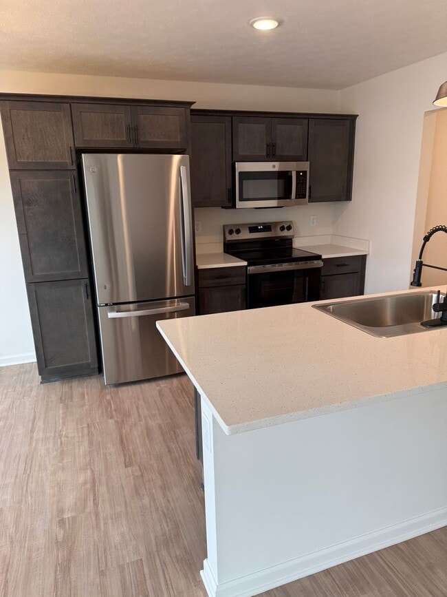 Building Photo - 65 Arthurian Way