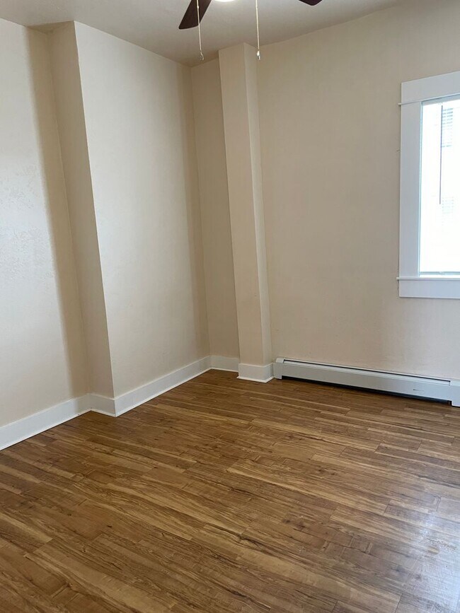 Building Photo - Johnstown Apartments (KC-KS)