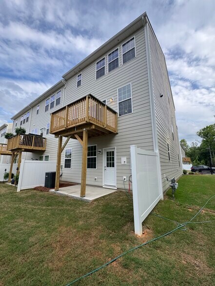 Back Deck - 1203 Mary Jane Ave