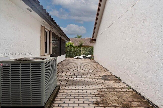 Building Photo - 2330 Dover