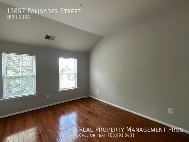 Building Photo - 13857 Palisades St