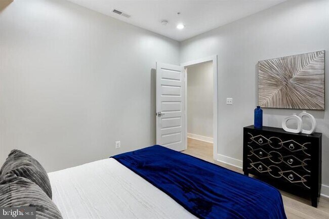 Building Photo - 525 Kennedy St NW