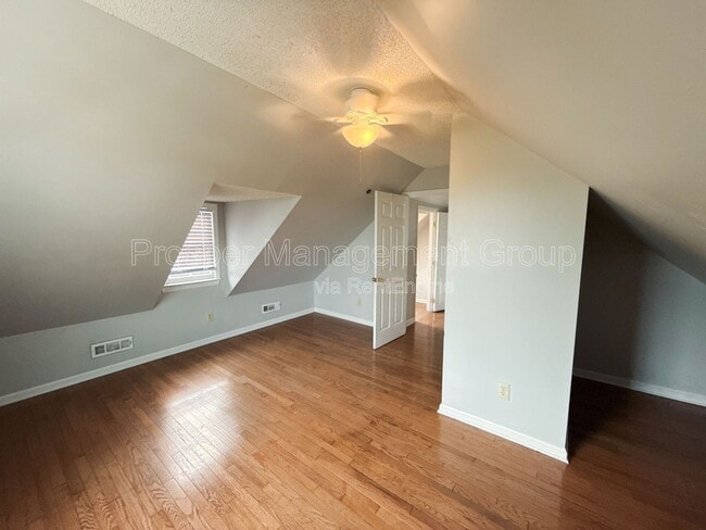 Building Photo - 40 Reid St