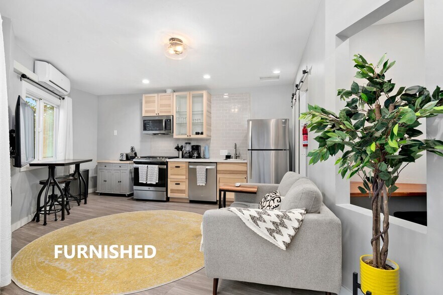 Building Photo - 3228 Broadway