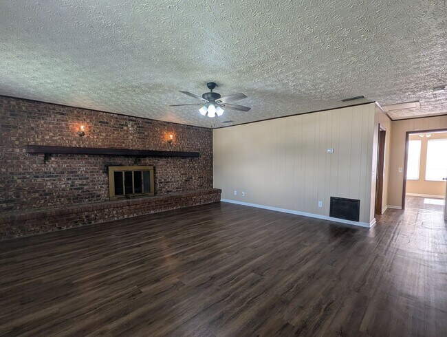 Building Photo - 6038 mh