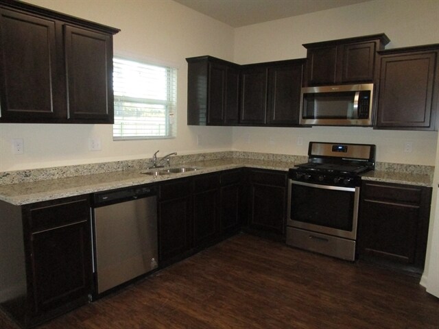 Building Photo - 4025 Clay Ct SE