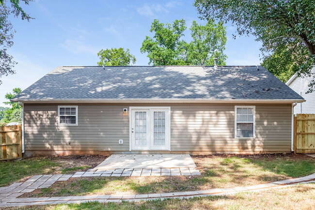 Building Photo - 6752 Sullins Rd
