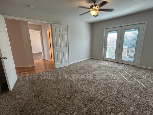 Building Photo - 1414 School House Ln