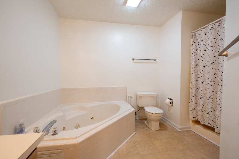 Building Photo - 2934 Mulberry Ln