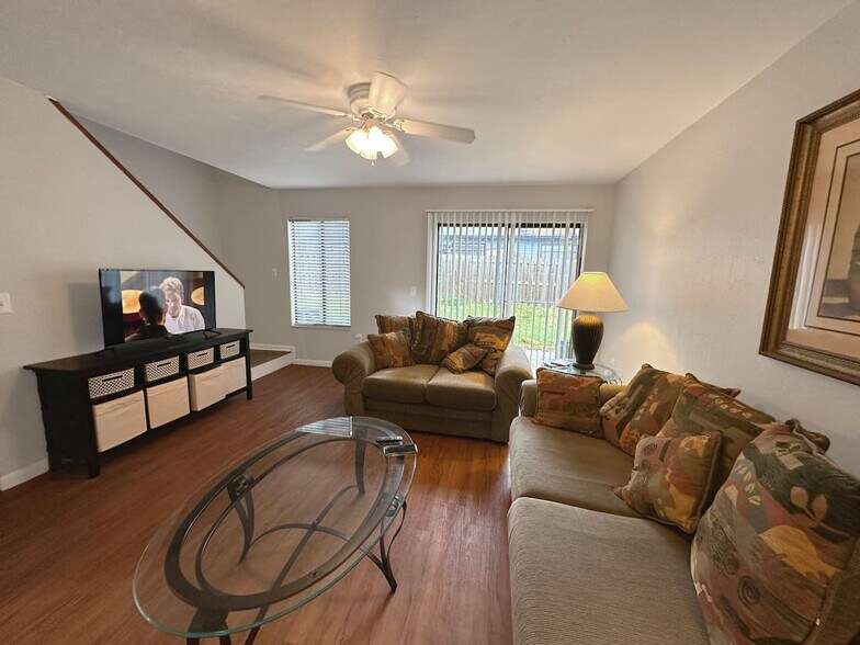 Primary Photo - 2300 SW 43rd St