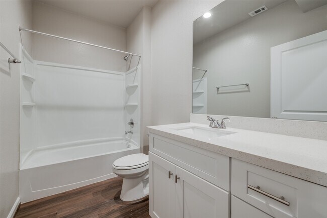 Building Photo - 137 Pk Pl Cir