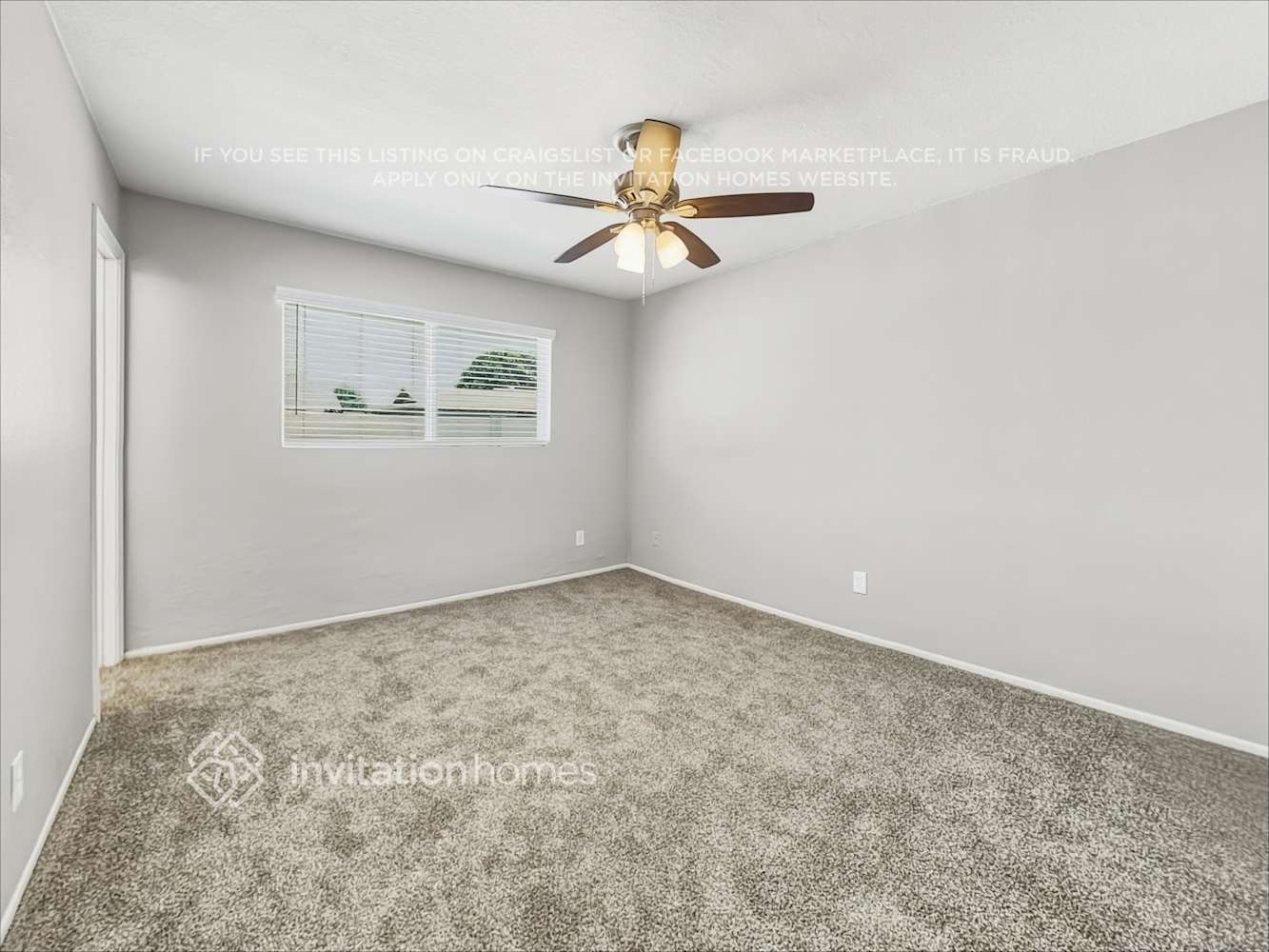 Building Photo - 8746 E Palm Ln