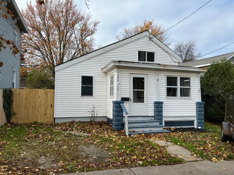 Building Photo - 292 W 5th St