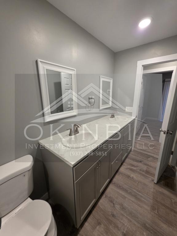 Building Photo - 1038 Rossiter Dr