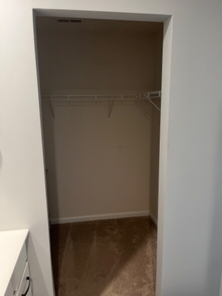 Building Photo - 206 Maple Frg Trl