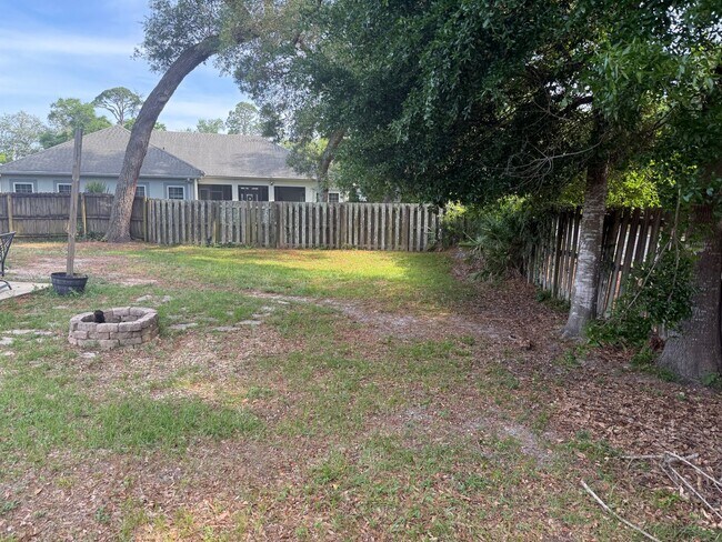 Building Photo - 4 Bedroom in Bluewater Bay (Professional Pictures Coming Soon!)