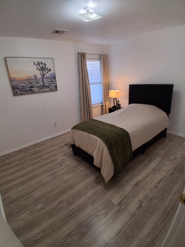 Building Photo - 2 Cloverdale and Wheatland