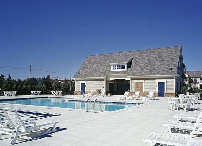 Building Photo - Charming 2-Bed Home in Commerce Township with Modern Amenities