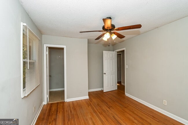 Building Photo - 3990 Rutgers Dr SW