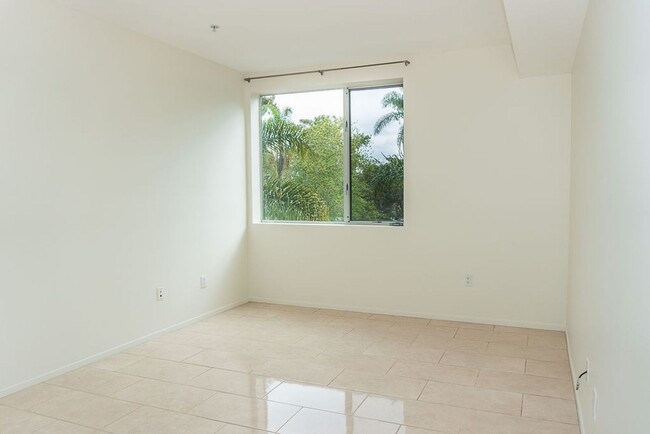 Building Photo - Beautiful 2/2 condo across from Balboa Park!