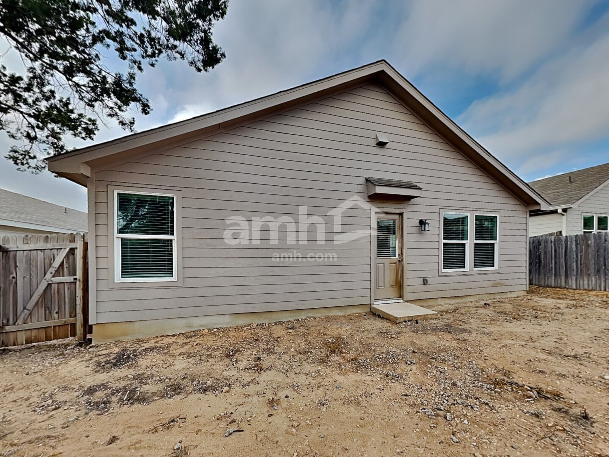 Building Photo - 5439 Elm Valley Dr