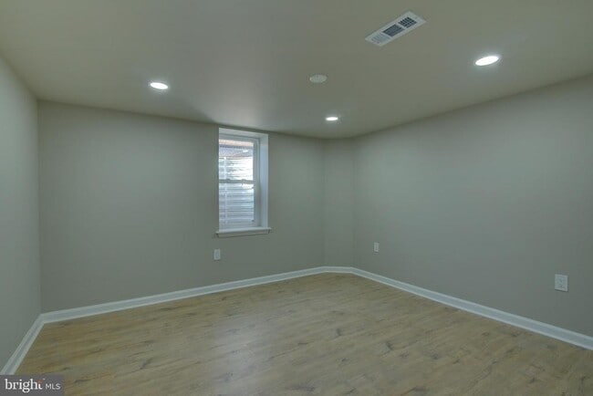 Building Photo - 106 North St NE