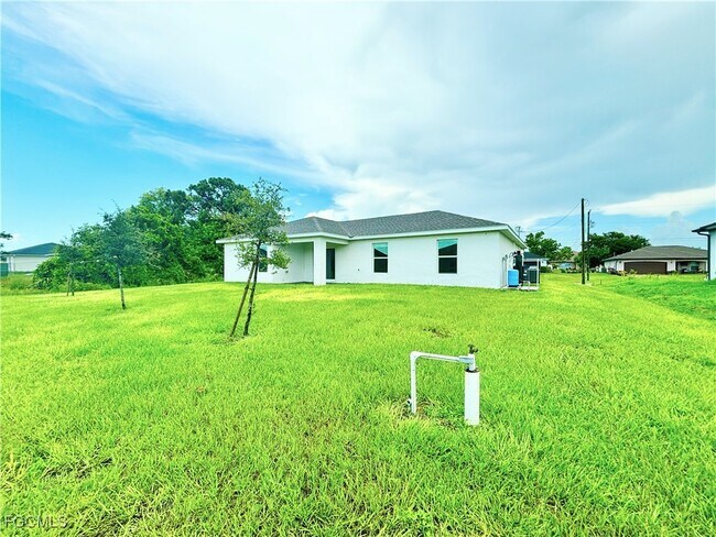 Building Photo - 202 NW 25th St