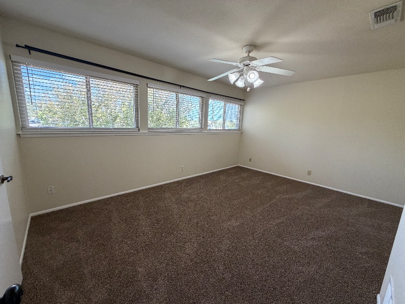 Building Photo - 1236 E Live Oak Rd