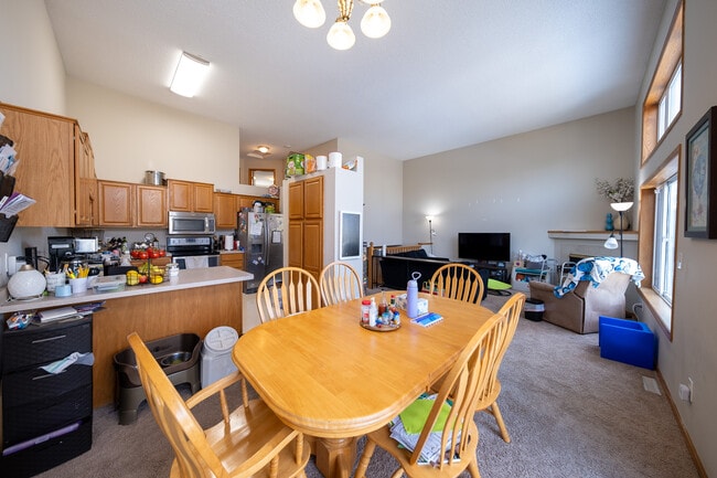 Building Photo - 15124 Cimarron Way