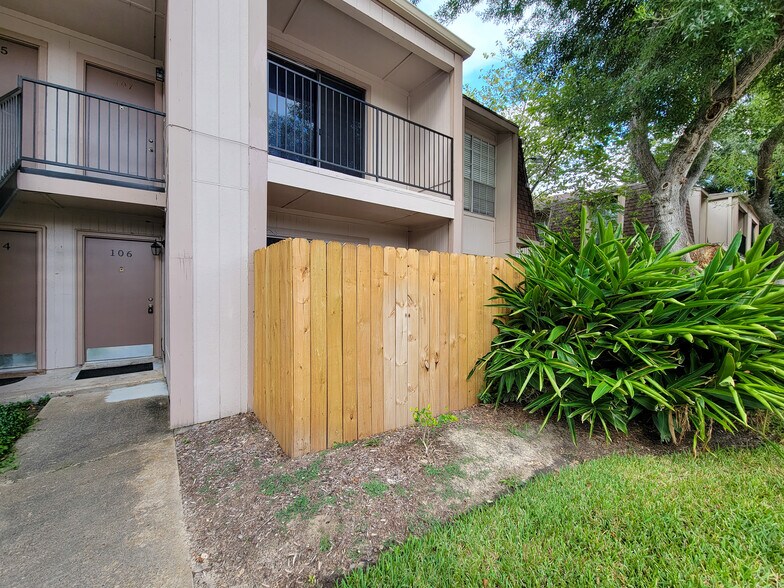 Kimberly House 821 E House St Alvin TX 77511 Apartment Finder