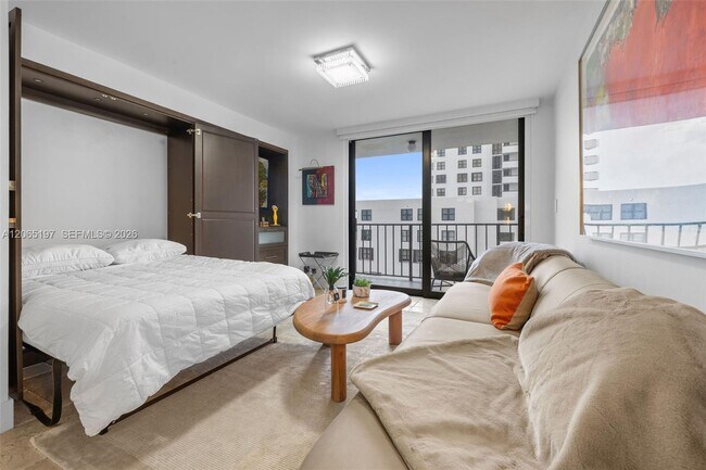 Building Photo - 2625 Collins Ave