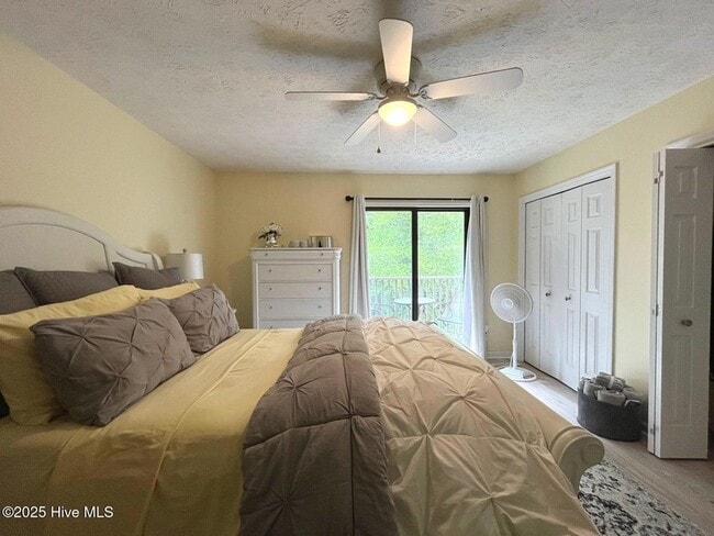 Building Photo - 940 Linden Rd