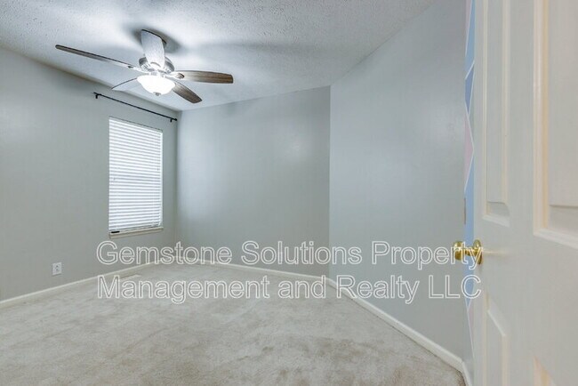 Building Photo - 2214 Falcon Creek Dr