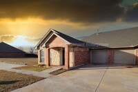 Building Photo - 4701 Castle Bay Cove