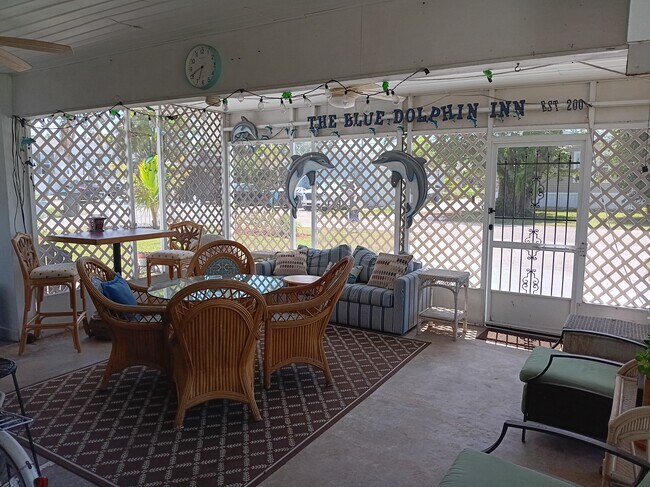 The Lanai/ Screen Porch - 12890 Spencer St