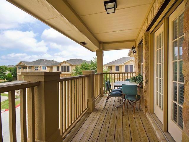 Building Photo - 16100 Great Oaks Dr
