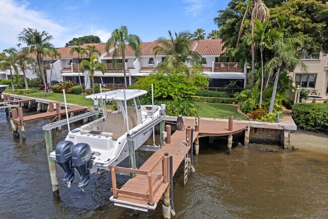 Building Photo - 5552 N Ocean Blvd