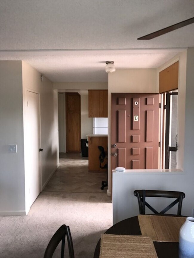 Building Photo - Carlsbad Village Condo