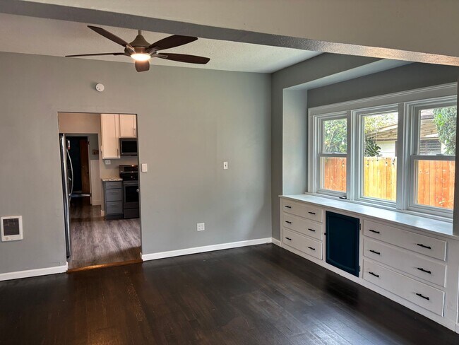 Building Photo - Spacious 3-Bedroom Craftsman Home with Solar Savings and Fully Fenced Yard