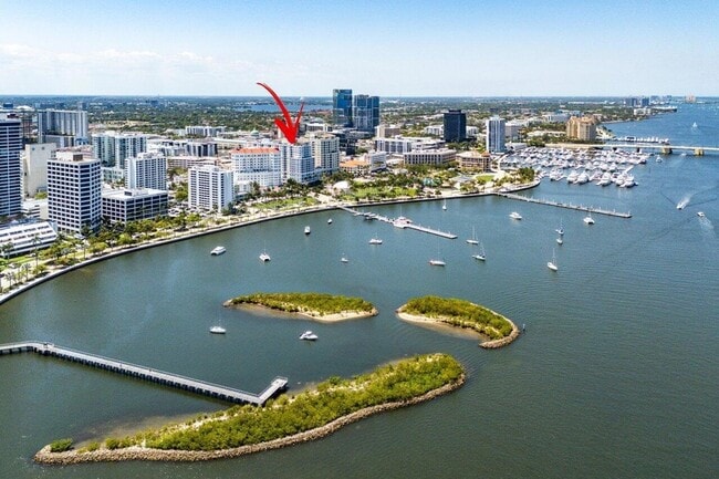 Building Photo - 255 Evernia St