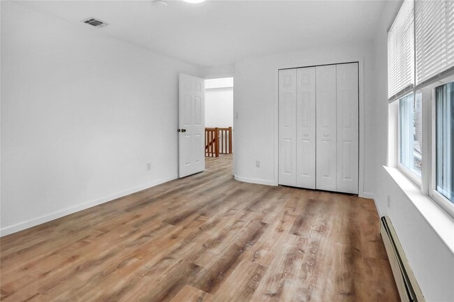 Building Photo - 11 Overlook Way