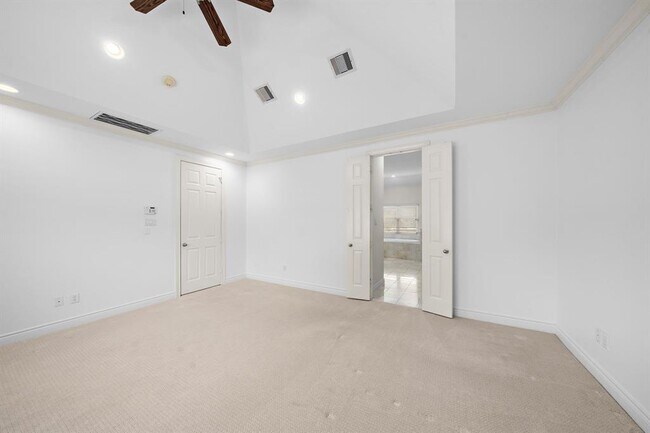 Building Photo - 2828 Sherwin St