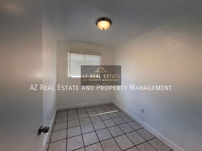 Building Photo - 7532 N 21st Ave