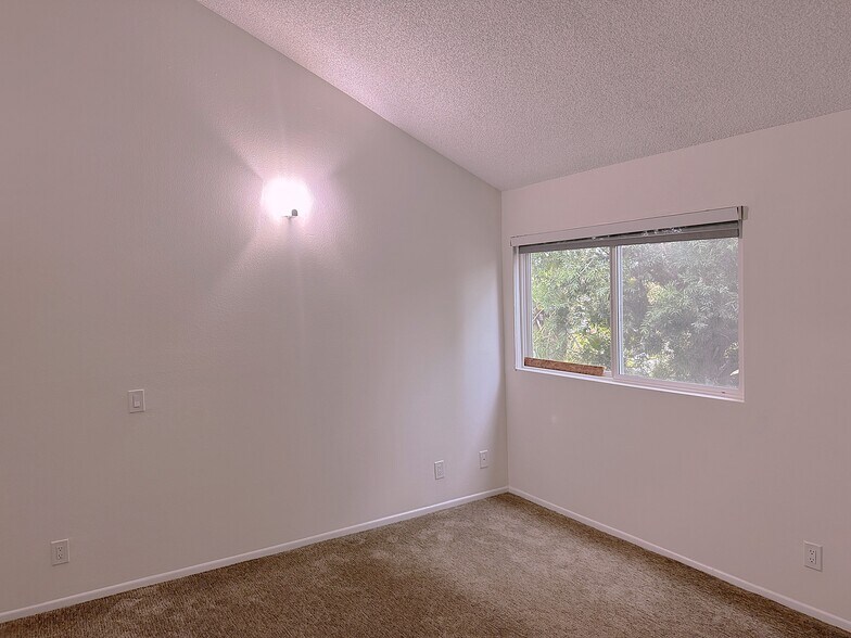 Building Photo - 1823 11th St