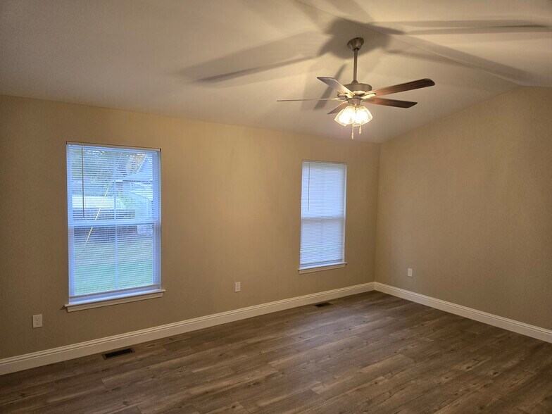 Building Photo - 2618 Cherry Farms Dr