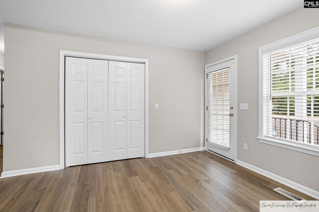 Building Photo - 4005 Hickory St